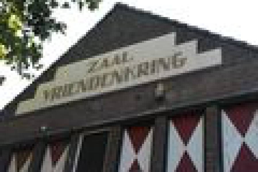 Laatste repetitie in zaal Vriendenkring.